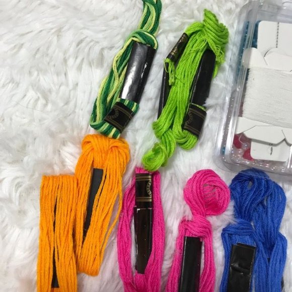 Alex Friendship Bracelet Party Set - Picture 10 of 11